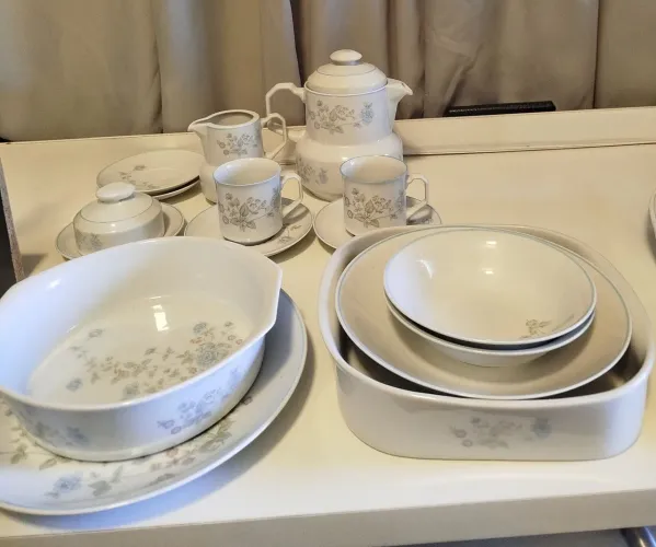 Antigo Jogo de Jantar e Chá Porcelana Real