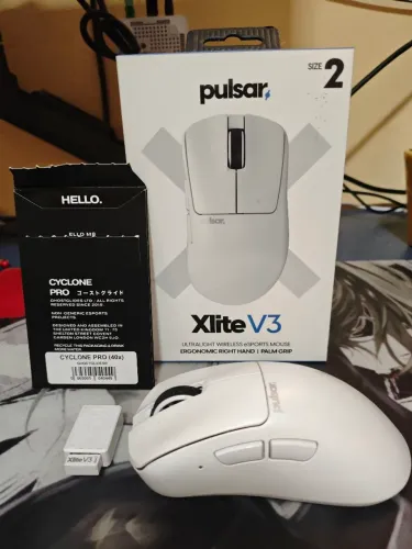 Mouse Gamer Pulsar Xlite V3 Wireless - Size 2 - Seminovo