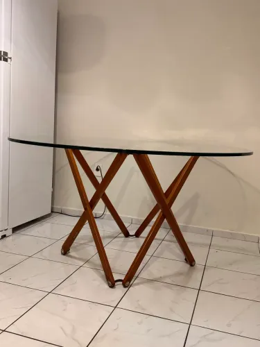 Mesa redonda de jantar grande e super resistente 