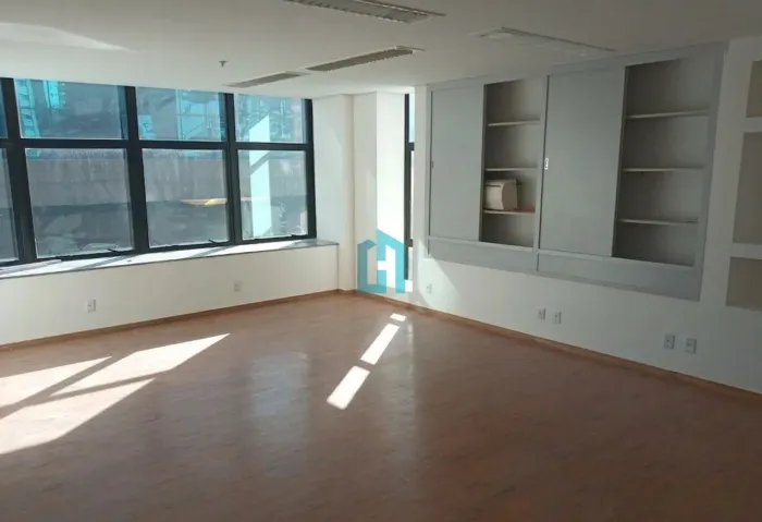 Sala para aluguel na Vila Olímpia, em frente ao Shopping