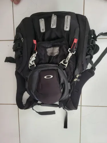Bolsa Oakley Rapel