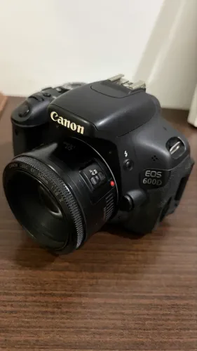 Câmera Canon EOS 600D