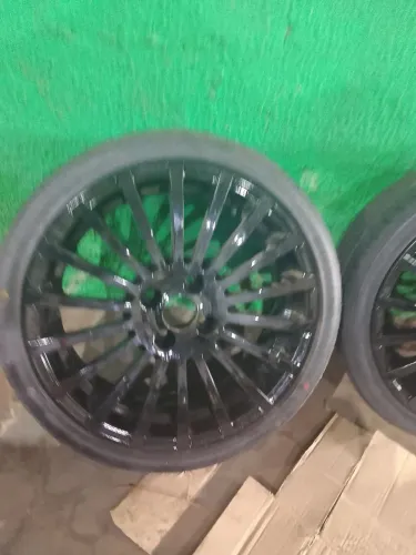 Vendo estas Roda 17 com pneus meia vida