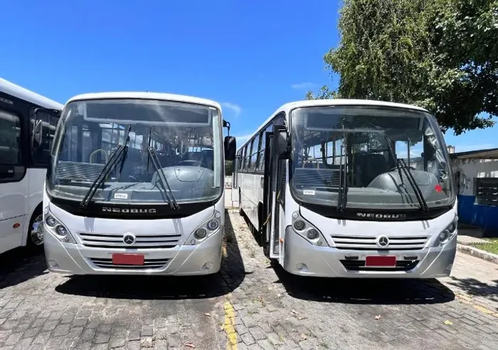 Marcopolo Torino MBB OF 1721 ano 2013 e Micro ônibus Neobus Thunder MBB LO 916 ano 2016