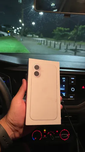 iPhone 16 