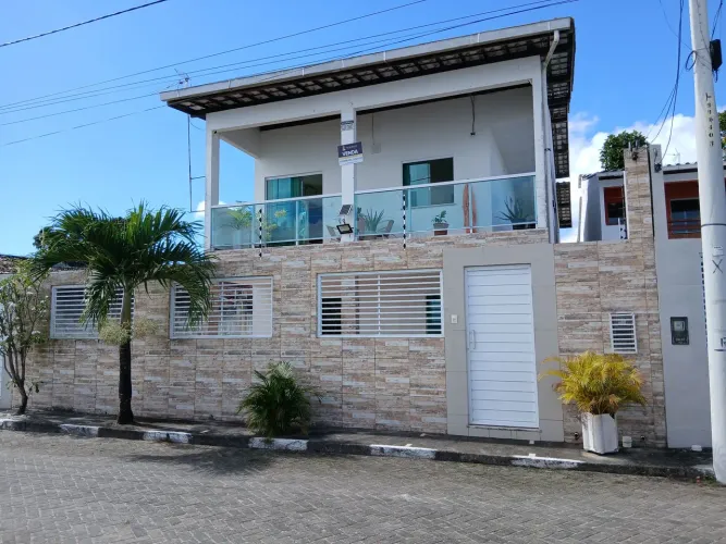Vendo casa perto dos paraísos baianos em frente ao mar