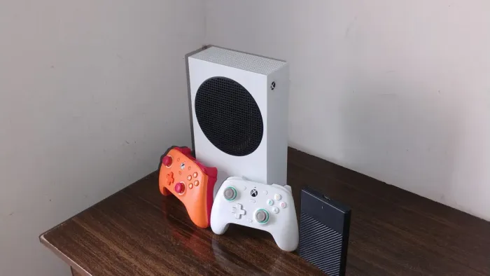 Xbox Séries S (+2 controle gamesir antidrift)