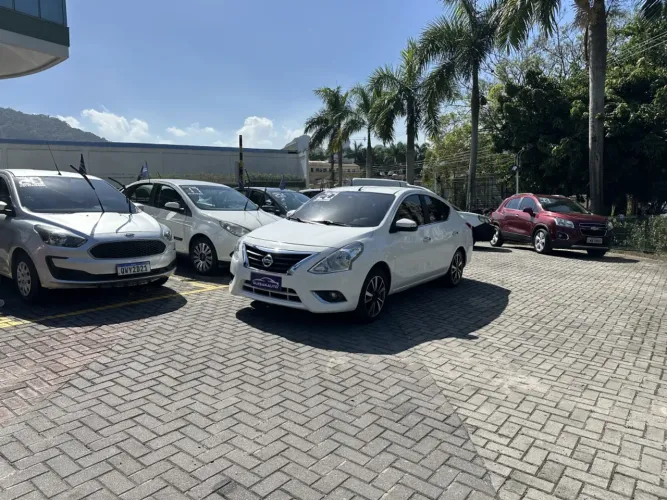 Nissan Versa SL 1.6 16V Flexstart 4P Aut. 2020