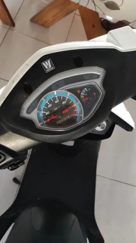 Lindy 125 Branca - Apenas 10 km | Única Dona | Quitada
