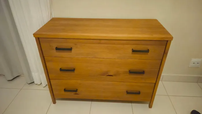 Cômoda de madeira