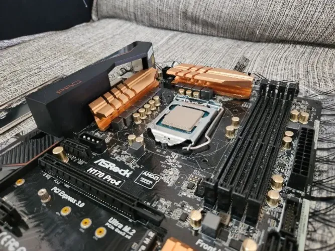 Placa Mãe ASRock H170 Pro4 & Processador Intel Core i7-6700K