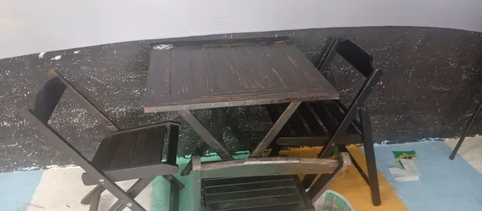 Conjunto de mesa e cadeira para ligeiro WhatsApp *