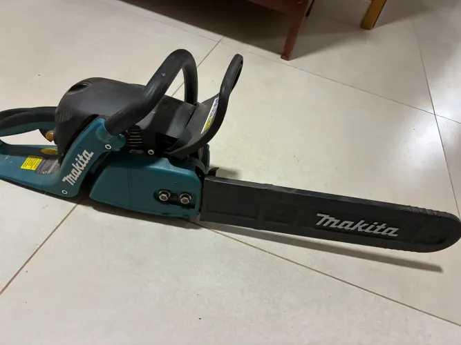 Motosserra makita 43 cc a galosina