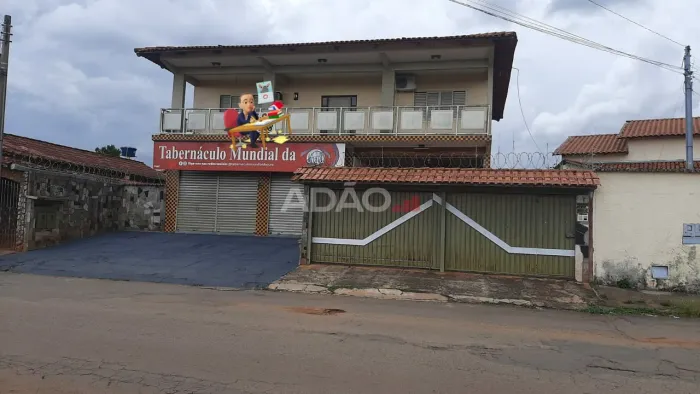 SOBRADO VILA REGINA Sobrado com 4 Quarto(s) e 2 banheiro(s) à Venda, 343.00 por R$ 900000.