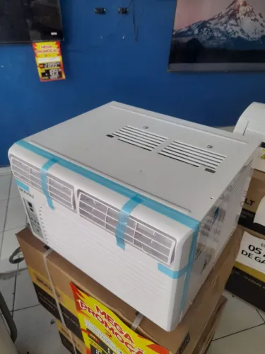 AR DE JANELA BRAVOLT 10.000 BTUS
