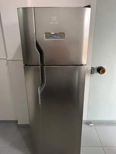 Geladeira Electrolux TF39S Frost Free 310L Inox 220V, Seminova (na garantia)