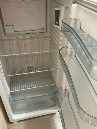Vendo Geladeira consul 345 litros duas portas