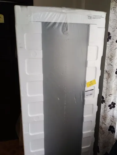 Vende-se geladeira nova na embalagem modelo Midea 394 litros ,ela é inox ,valor (1.900)