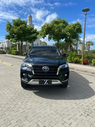 Toyota Hilux SW4 SRX 4X4 2.8 TDI 16V Dies. Aut. 2023