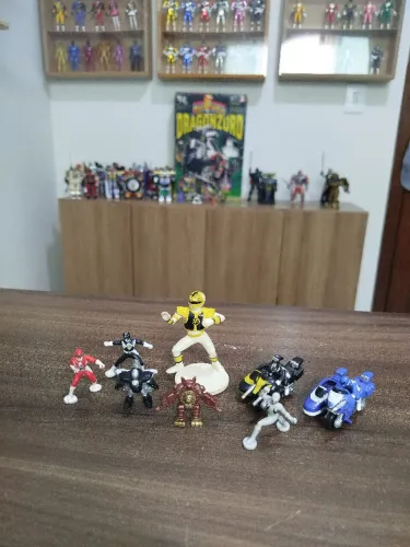 Lote Miniaturas Power Rangers Variados personagens 