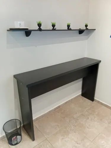Aparador Slim Moderno / Mesa de Apoio Alta - Preto Fosco