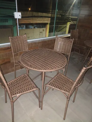 Vendo mesa de vime