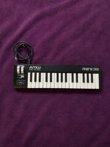 Teclado MIDI AMW Mini 32