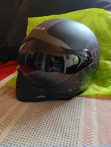 Vendo capacete PEELS F-21