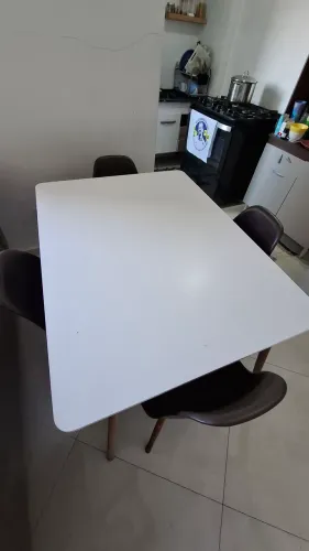 Vendo Mesa de Jantar c/4 cadeiras