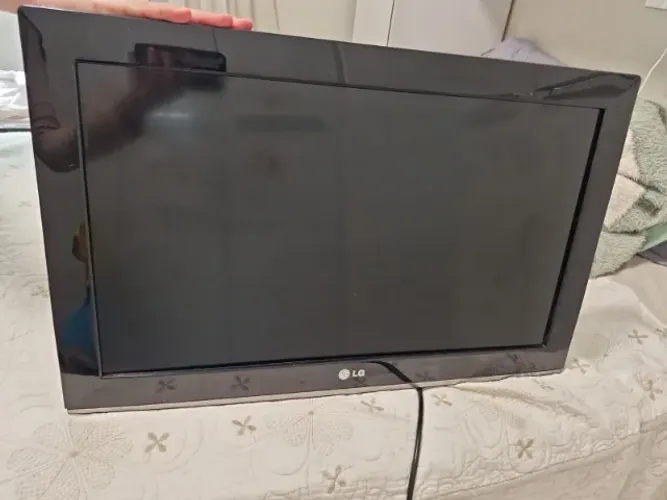 TV LG 26" LCD (Modelo 26LD330) - Seminova / Impecável - R$ 300
