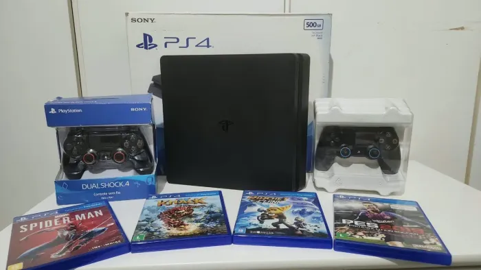 Ps4 Slim 500gb + 2 controles + 4 jogos (homem-aranha, Ratchet e Clank, knack II e pes2019)