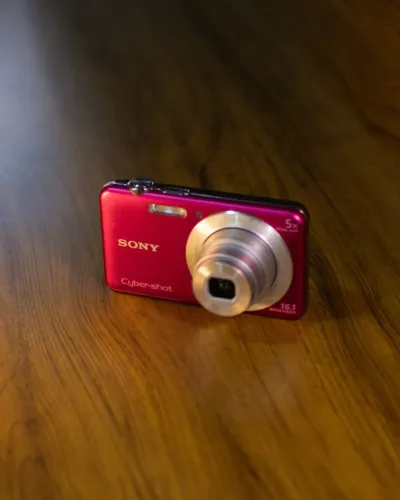 Câmera SONY Cybershot W710 rosa 16.1 megapixels