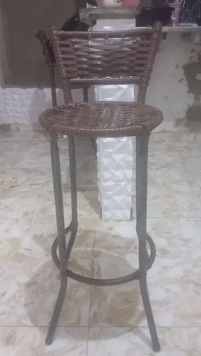 Estou vendendo 3 cadeira em ótimo estado por 500 retirada tem conversa contato ZAP e norma