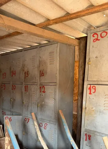 Roupeiro de Aço 16 Portas - Usado em canteiro de obras