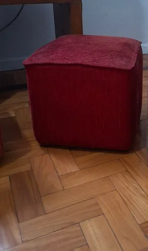 Puff Vermelho - Desapegando - Motivo Mudança - Oportunidade 