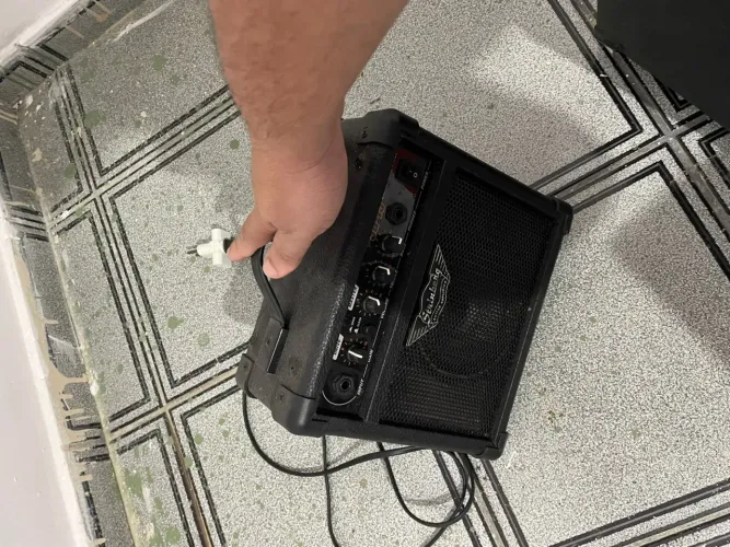 Amplificador de guitarra strimberg