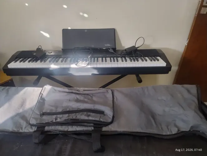 Piano digital CASIO CDP-135 + Acessórios