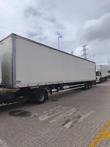 CARRETA BAÚ RANDON 2 EIXOS 2020