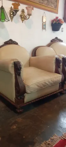 Conjunto de sofá em madeira entalhado