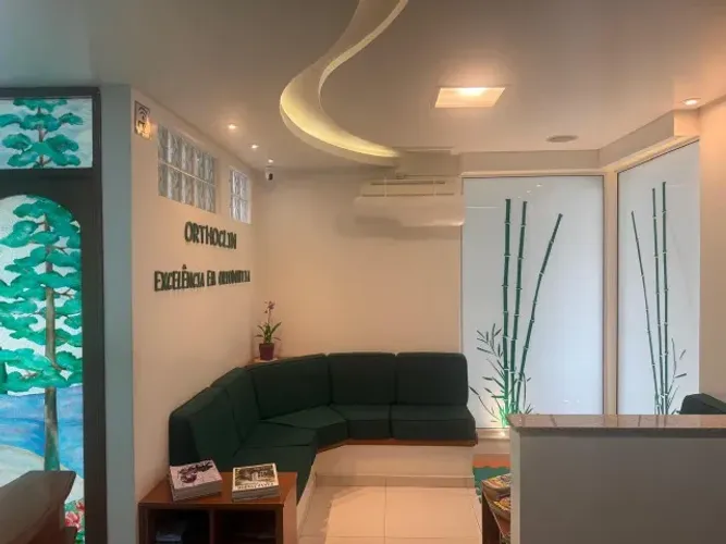 Auxiliar administrativo cursando ou formada em administração de empresas.