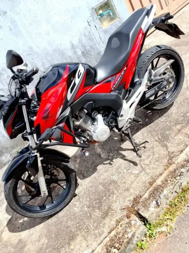 Vendo uma moto