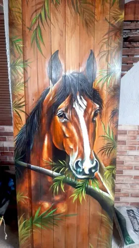 Arte em madeira maciça 