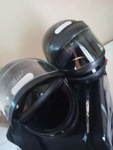 2 Capacete zero (Usado 2 vezes)