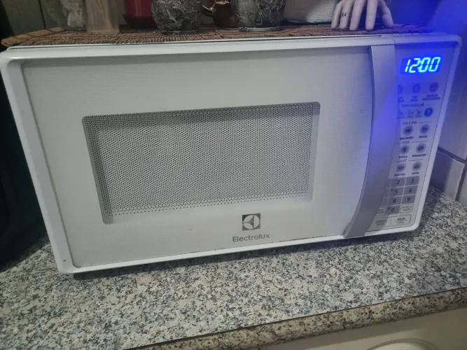 Microondas Electrolux 20L