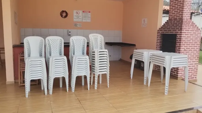 ALUGUEL DE MESAS COM CADEIRAS