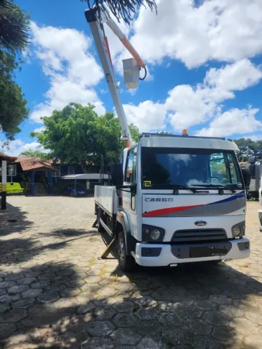 VENDE -SE FORD CARGO 816S CESTO AEREO GUITON ISOLADO 13.5 METROS 2016 98.871 km (BAIXA KM)