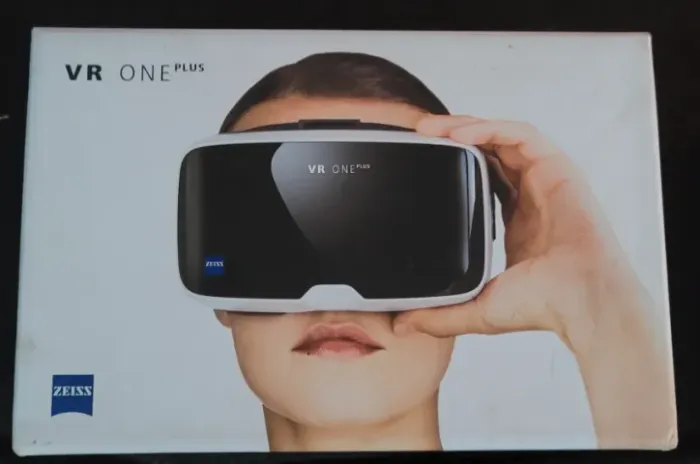 Óculos de Realidade - Virtual Zeiss VR One
