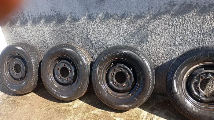 Roda aro 14 com pneu meia vida