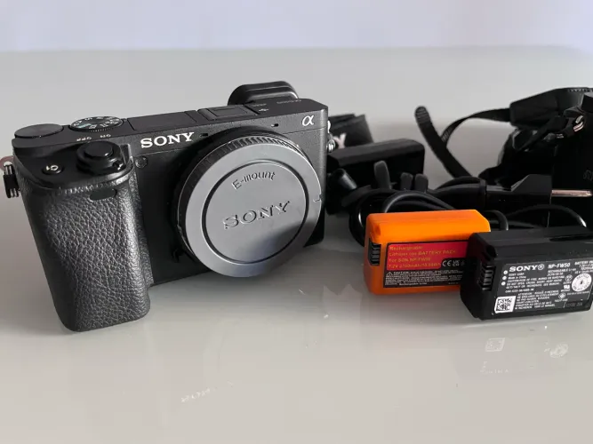 Vendo Sony 6400