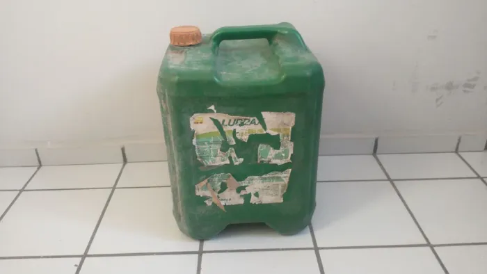Galão, Tonel, Tambor, Barril, Bombona de 20 litros pra óleo ou combustível 